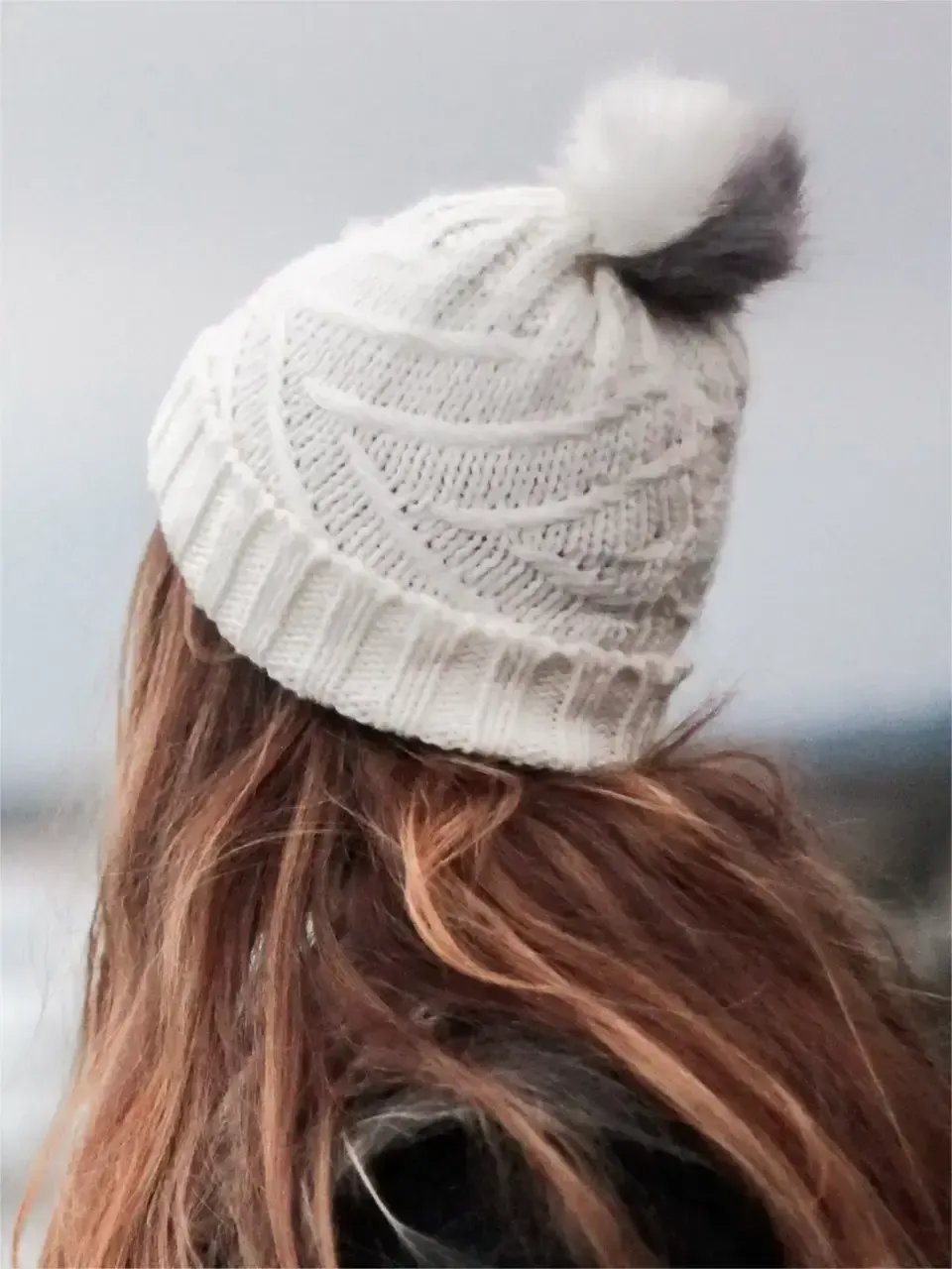 Regular cap with big pompon